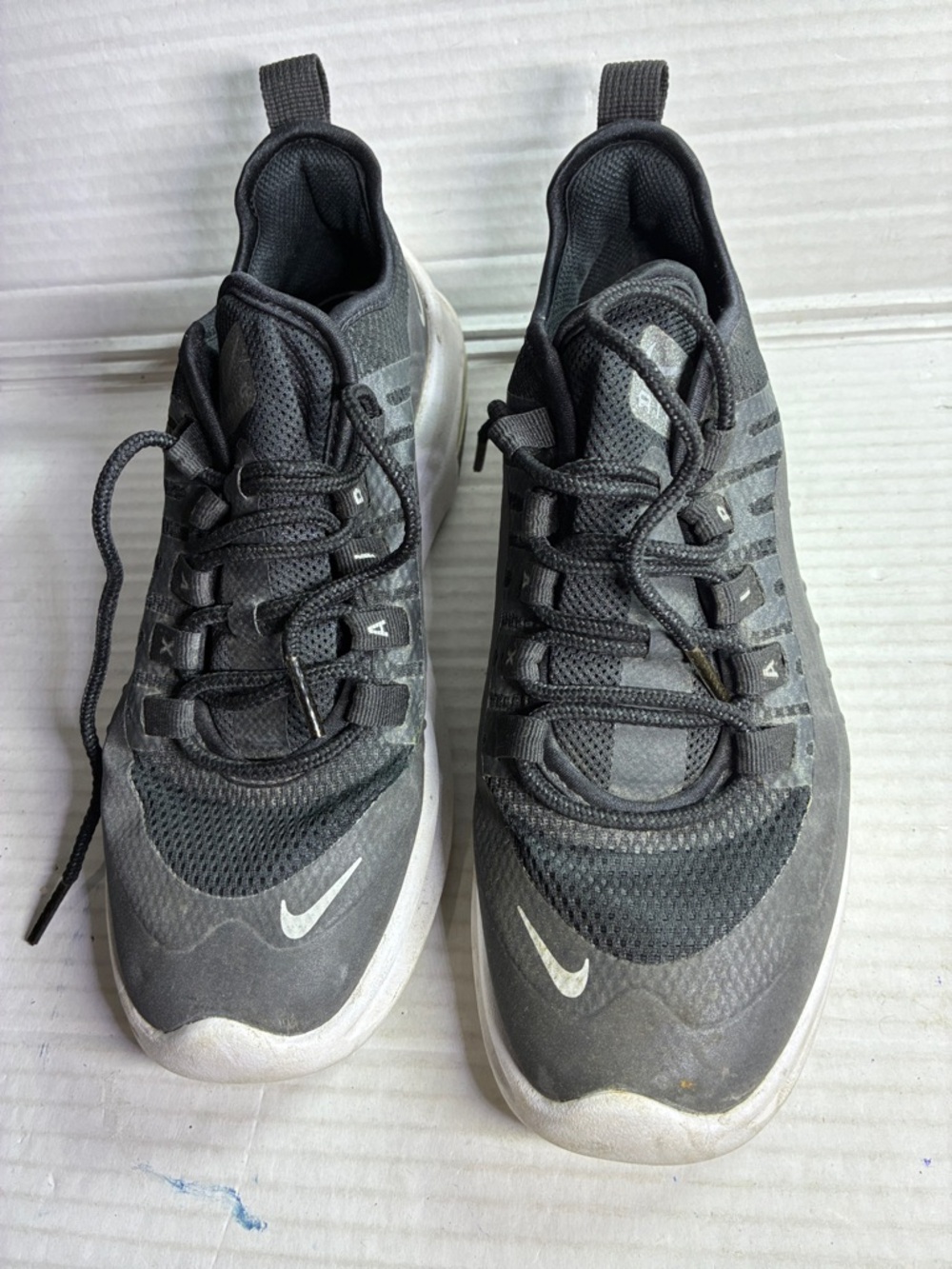 Nike black sneakers USED SKU BQ0128-003